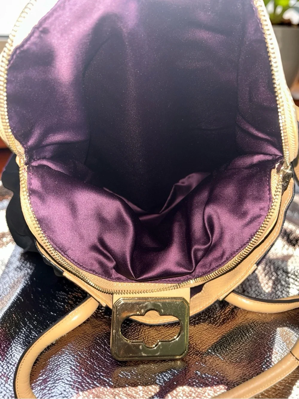 B. Makowsky Black & Tan Leather Medium Flap Satchel Handbag Purse Satchel